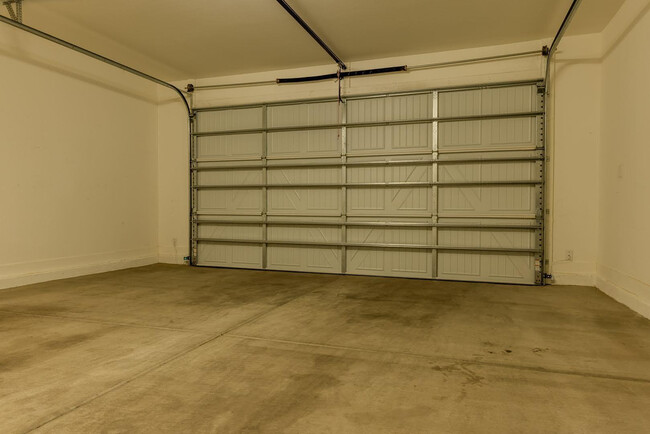 Building Photo - 9701 E Spiral Ave