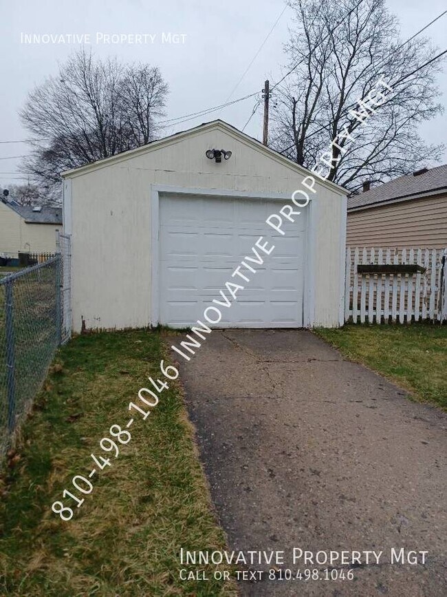 Building Photo - 2413 Mountain Ave