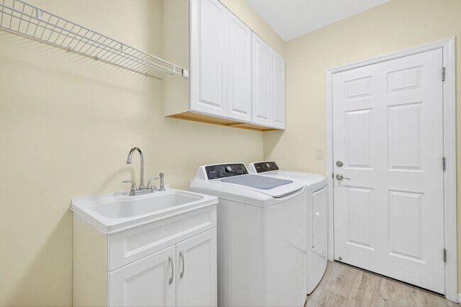 Building Photo - 3 Bedroom 2 Bath 2 Car garage at Magnolia Landing