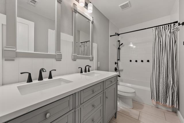 Building Photo - 2019 N Meadow Way Cir
