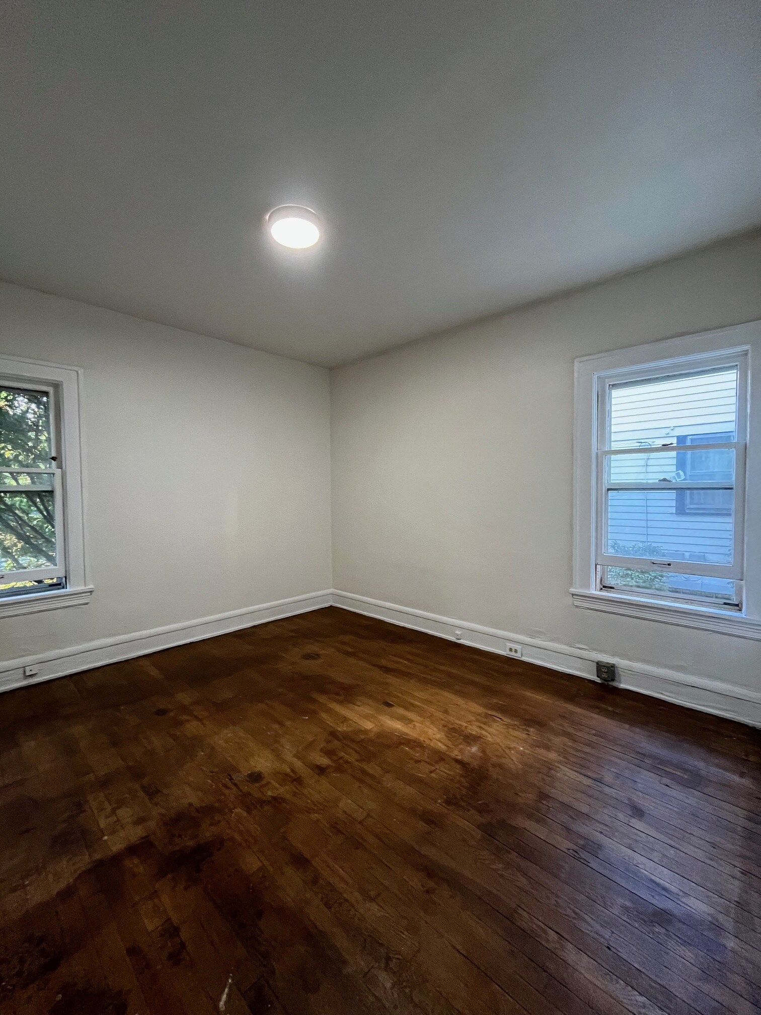 Building Photo - 2683 Hampshire Rd