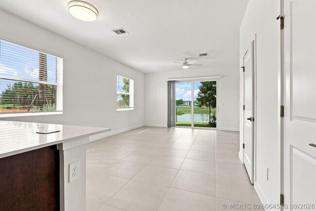 Building Photo - 147 Lakeside Lndg Ct