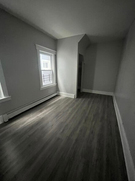 Building Photo - 181 N Munn Ave