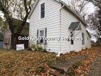 Building Photo - All Electric 2 BR 1 BA House with Main-Level Laundry Hookups (NO SECTION 8)