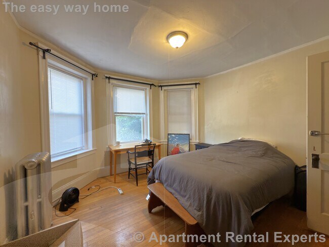 Building Photo - 8 Craigie Cir