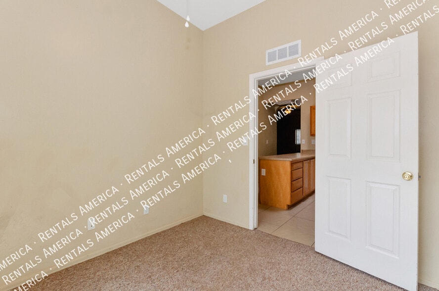 Building Photo - 7202 E Chelsie Kaye Ln