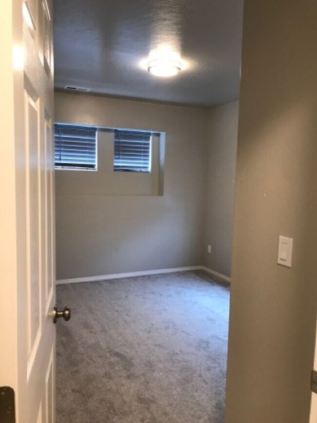 Building Photo - 788 Pronghorn Dr