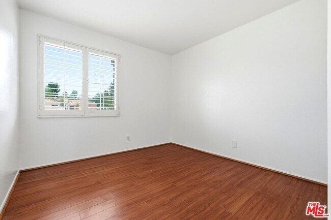 Building Photo - 25842 Browning Pl