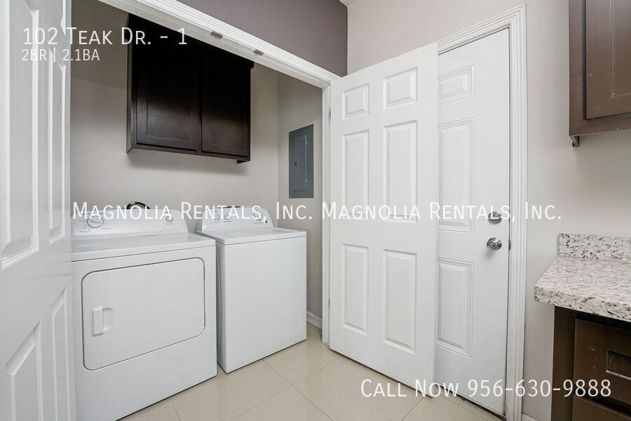 Building Photo - 102 Teak Dr