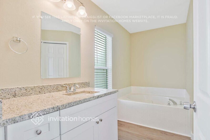 Building Photo - 170 China Berry Cir