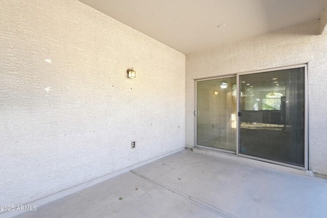 Building Photo - 14568 W Crocus Dr