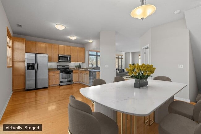 Building Photo - 731 Mercer St