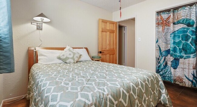 Building Photo - 4611 Cedargrove Dr