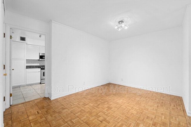 Building Photo - 1077 30th St NW