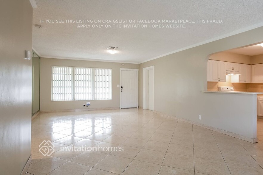 Building Photo - 1313 N Park Rd