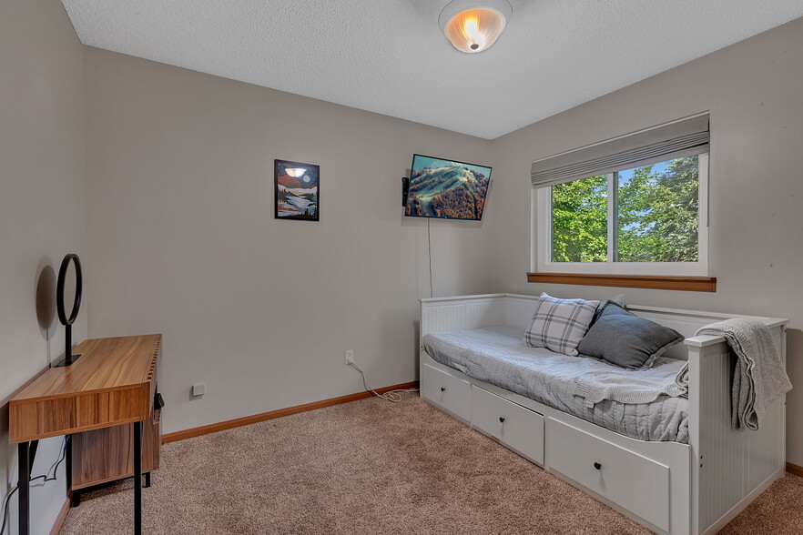 Building Photo - 5341 Mallard Ln