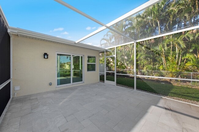 Building Photo - ANNUAL RENTAL - 2 BED / 2 BATH ATTACHED GA...