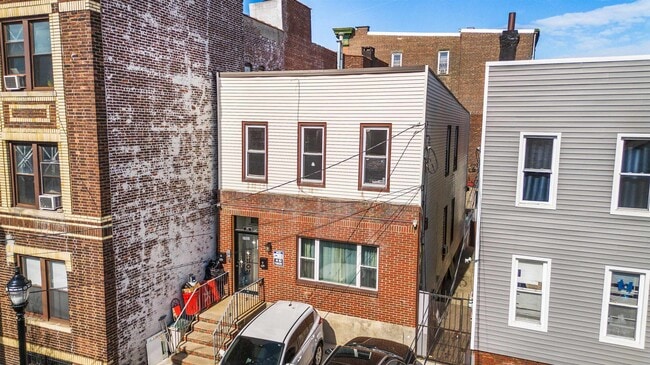 Building Photo - 2903 Central Ave