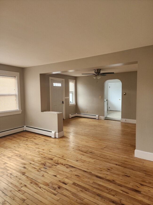 Building Photo - 4 Queens Way