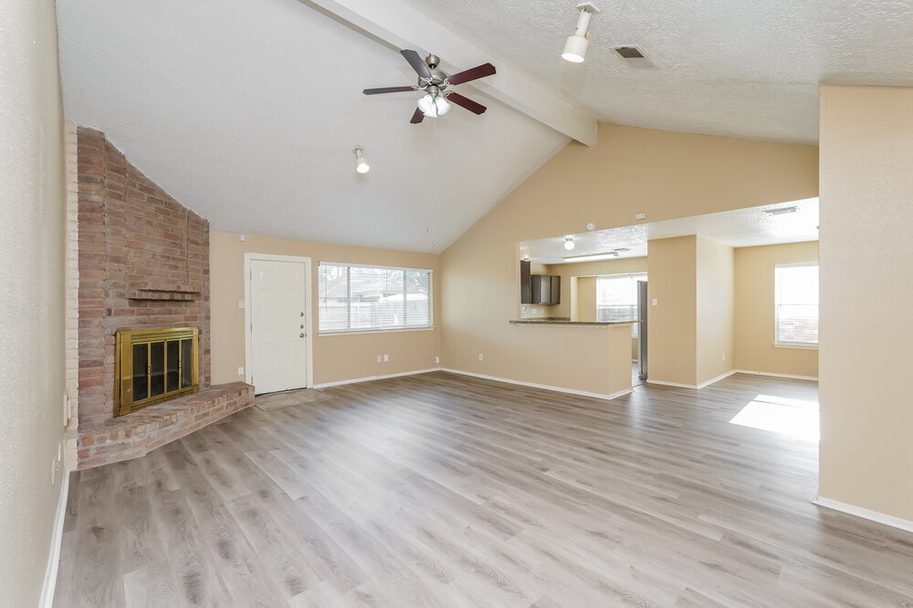 Building Photo - 1711 Meadow Green Dr