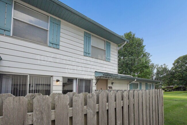 Building Photo - 2523 Burgandy Ln
