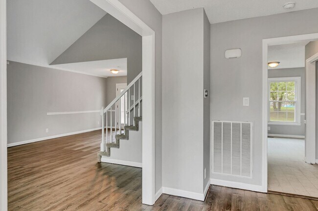 Building Photo - 900 Cimarron Ct