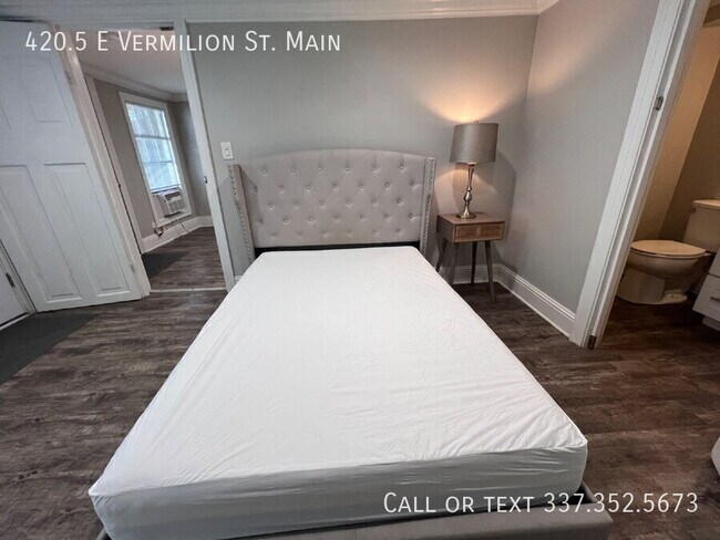 Building Photo - 420.5 E Vermilion St