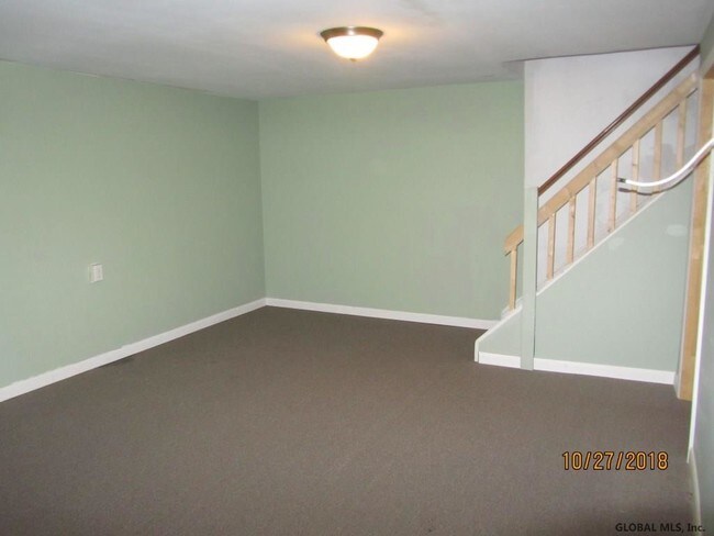 Building Photo - 125 Mt Hope Dr