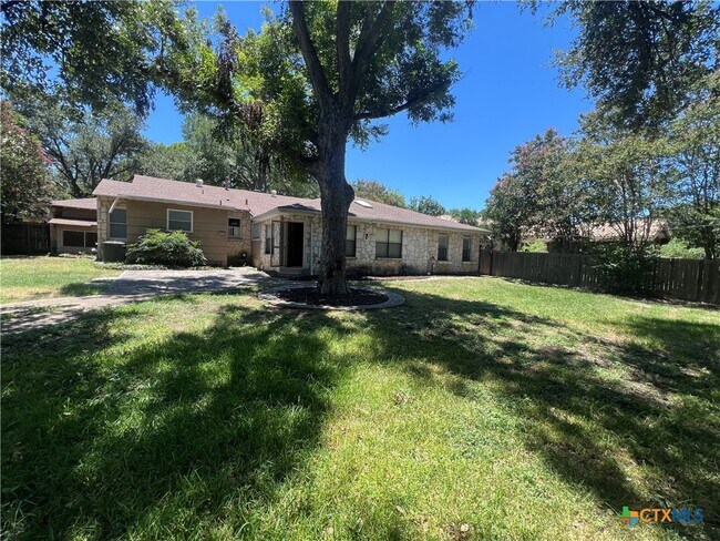 Building Photo - 127 Paloma Dr