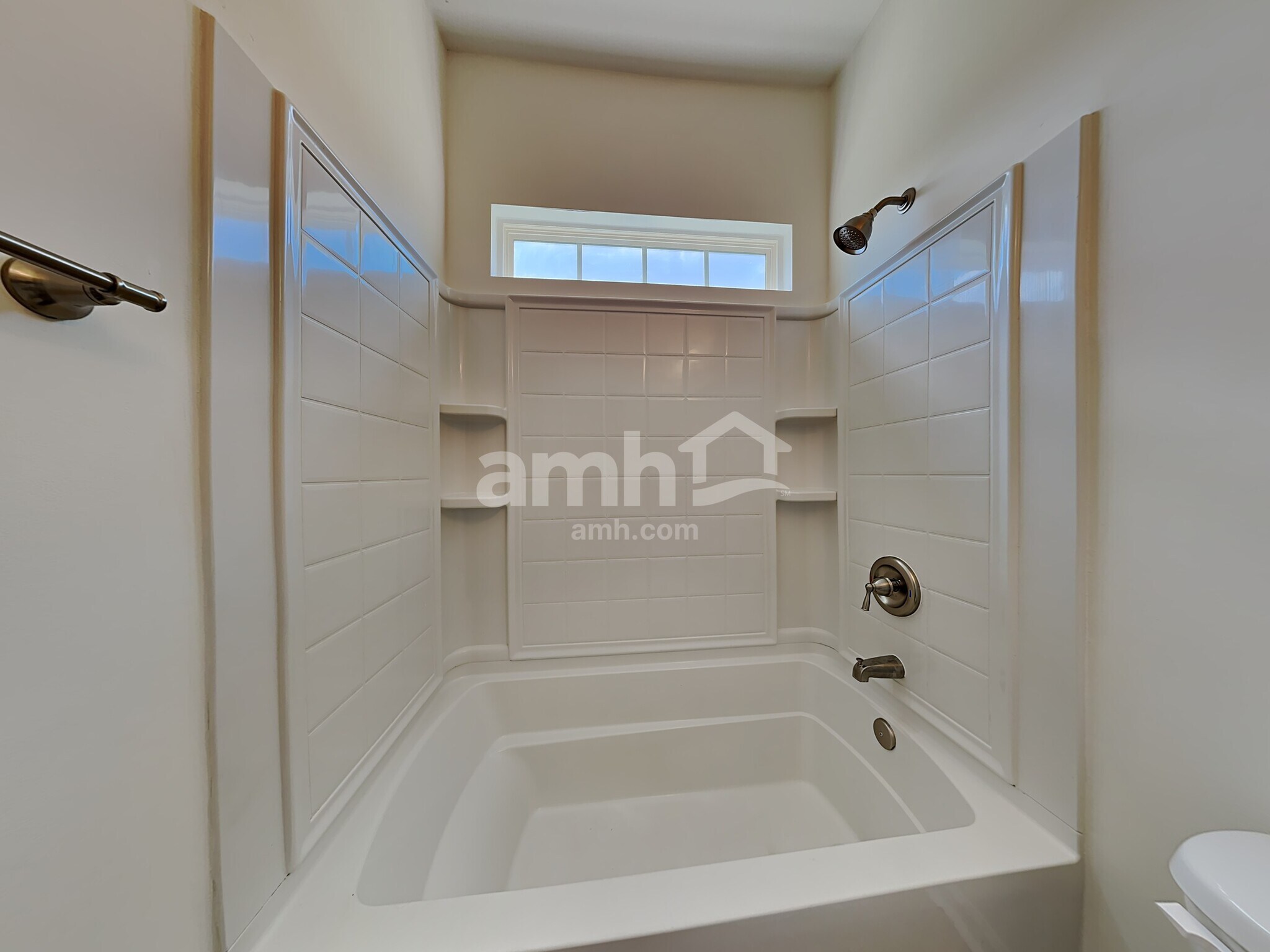 Building Photo - 161 Willow Point Cir
