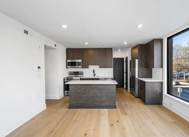 Building Photo - 1800 W Girard Ave