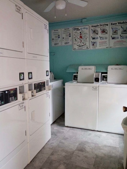 Building Photo - 217 Church St