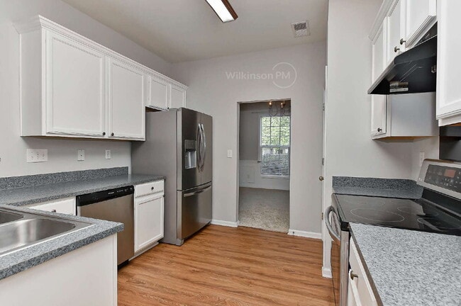 Building Photo - Beautiful 4-Bedroom Two Story Home with Fe...