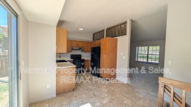 Building Photo - 5480 Mule Deer Dr