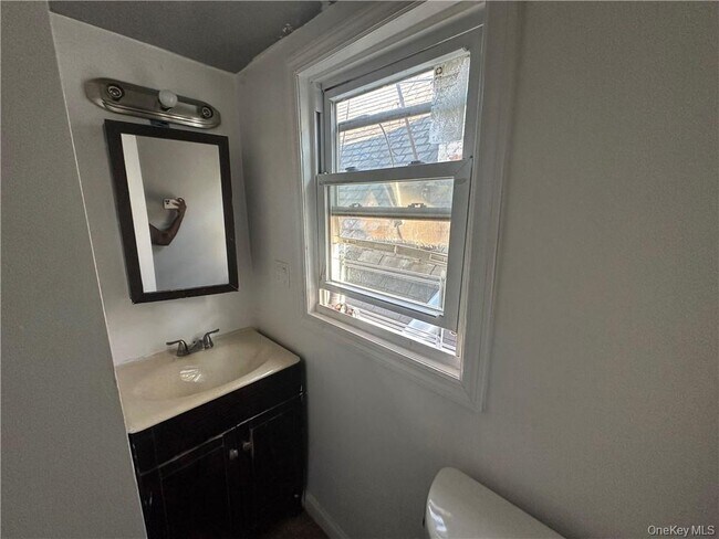 Building Photo - 106 Saratoga Ave