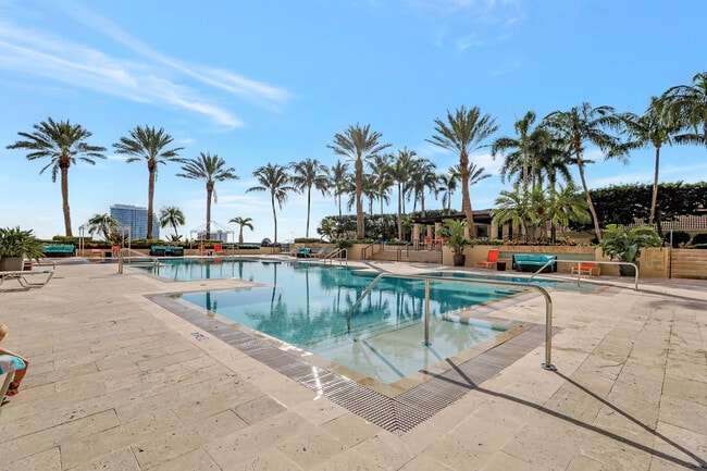 Building Photo - 550 Okeechobee Blvd