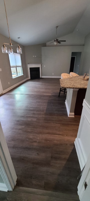 Building Photo - 160 River Glen Dr