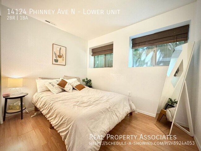 Building Photo - 14124 Phinney Ave N