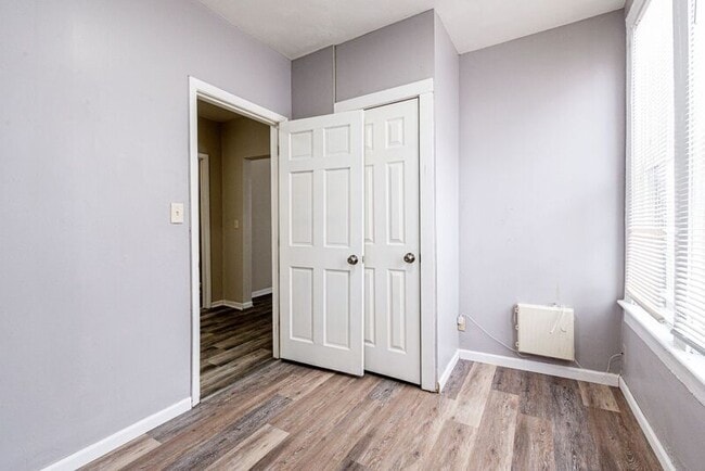 Building Photo - 506 5th St