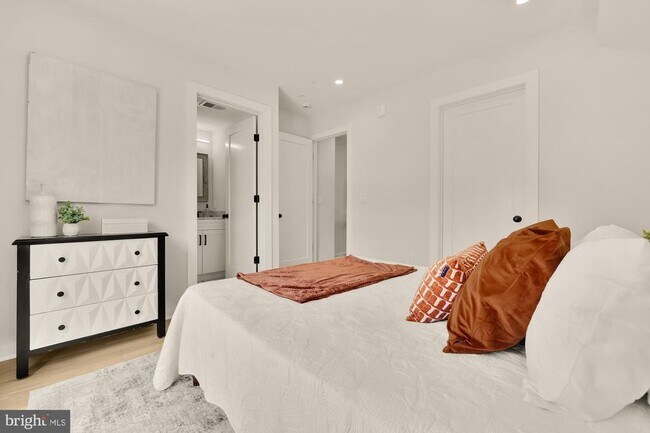 Building Photo - 2610 41st St NW