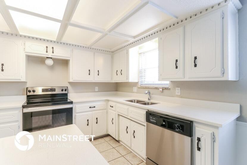 Building Photo - 1113 N Patterson Dr