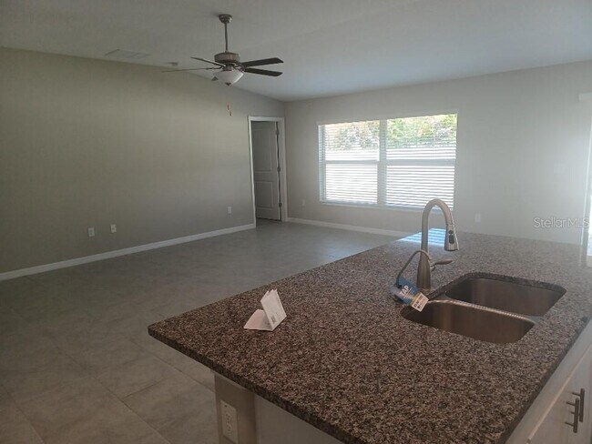 Building Photo - 5428 Amaryllis Garden St