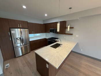 Building Photo - 2-Bed/2.5 Bath Townhouse with 2 car garage! Upper level deck with views!