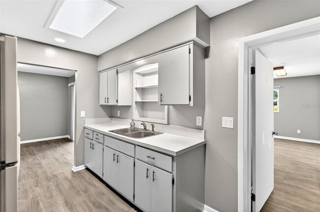 Building Photo - 3423 SW 27th St