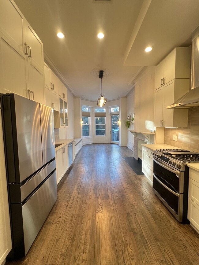 Building Photo - 122 Mercer St