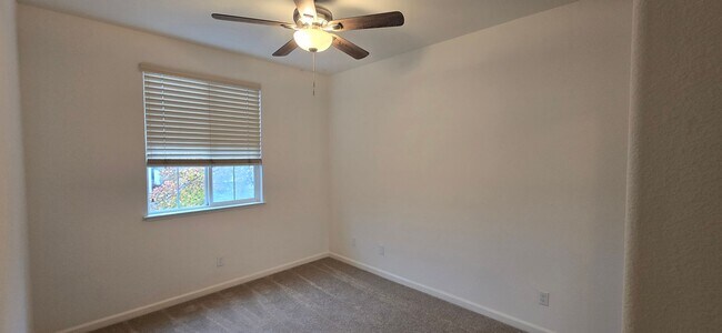 Building Photo - EPIC REA: 3 Bed/2.5 Bath Modern Comfort in a Prime Fairfield Location!