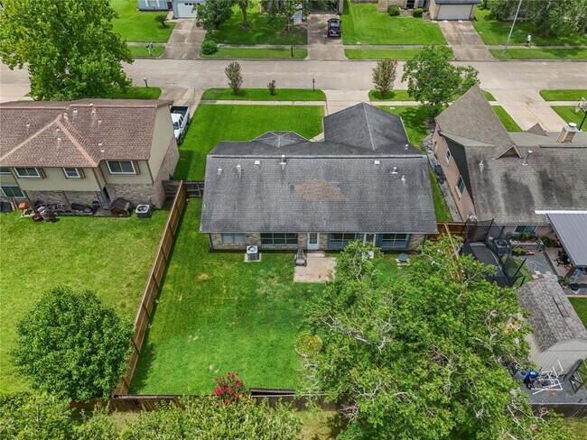 Building Photo - 2515 Northern Dr