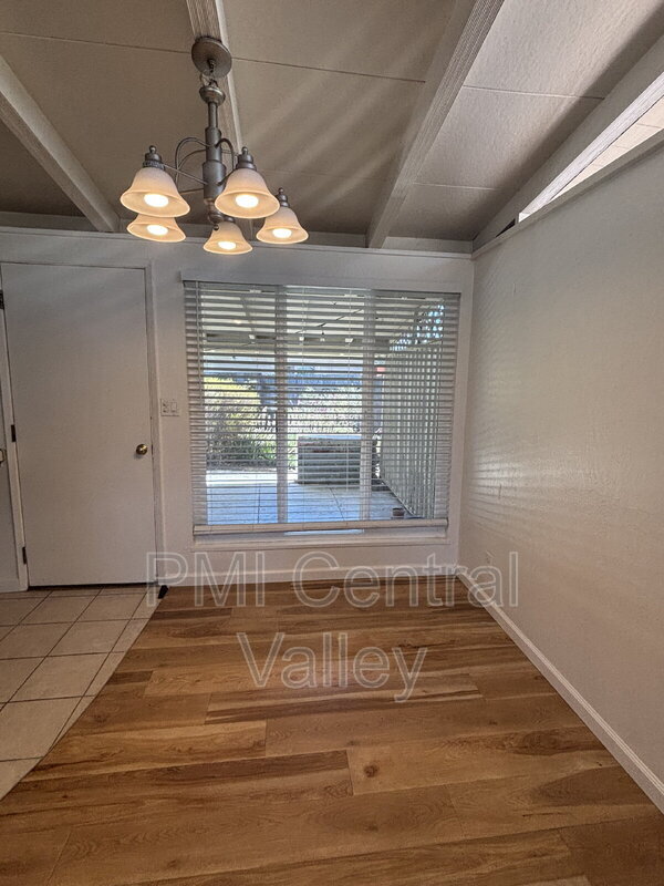 Building Photo - 944 Bridgewood Way