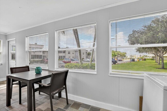 Building Photo - 360 Flanders Dr