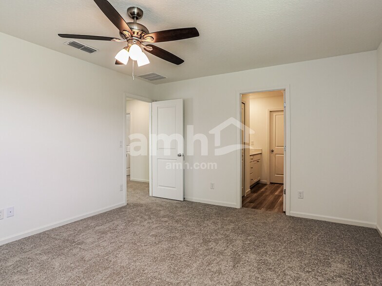 Building Photo - 2833 Grand Finale St